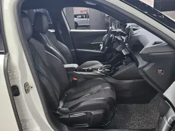 2021 Peugeot 2008 с пробегом 34 251 км