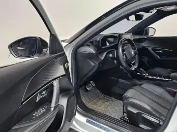 2021 Peugeot 2008 с пробегом 34 251 км
