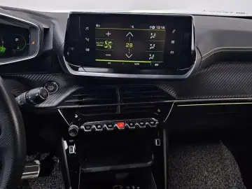2021 Peugeot 2008 с пробегом 34 251 км