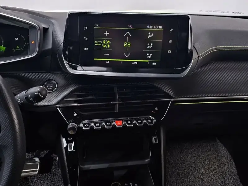 2021 Peugeot 2008 с пробегом 34 251 км