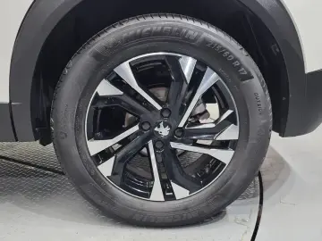 2021 Peugeot 2008 с пробегом 67 885 км