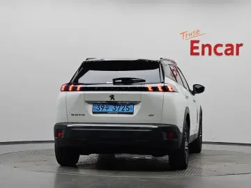 2023 Peugeot 2008 с пробегом 28 371 км