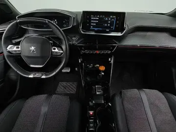2023 Peugeot 2008 с пробегом 28 371 км