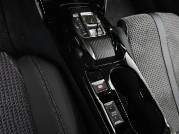 2023 Peugeot 2008 с пробегом 28 371 км