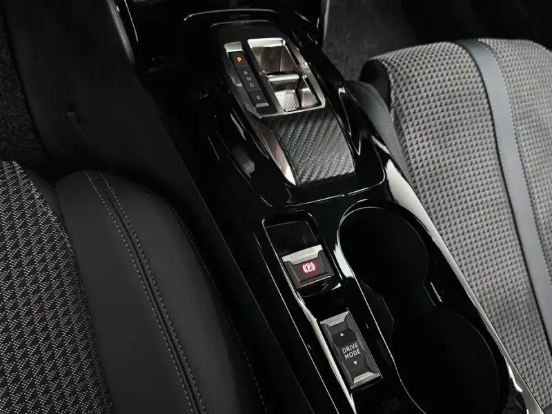 2023 Peugeot 2008 с пробегом 28 371 км