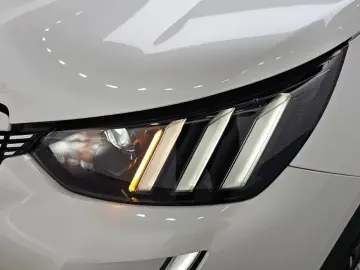 2023 Peugeot 2008 с пробегом 28 371 км