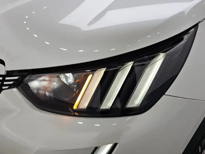 2023 Peugeot 2008 с пробегом 28 371 км