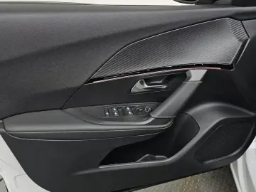 2023 Peugeot 2008 с пробегом 28 371 км