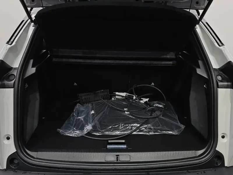 2023 Peugeot 2008 с пробегом 28 371 км
