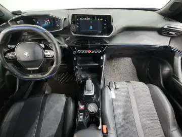 2021 Peugeot 2008 с пробегом 67 083 км