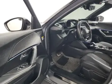 2021 Peugeot 2008 с пробегом 67 083 км