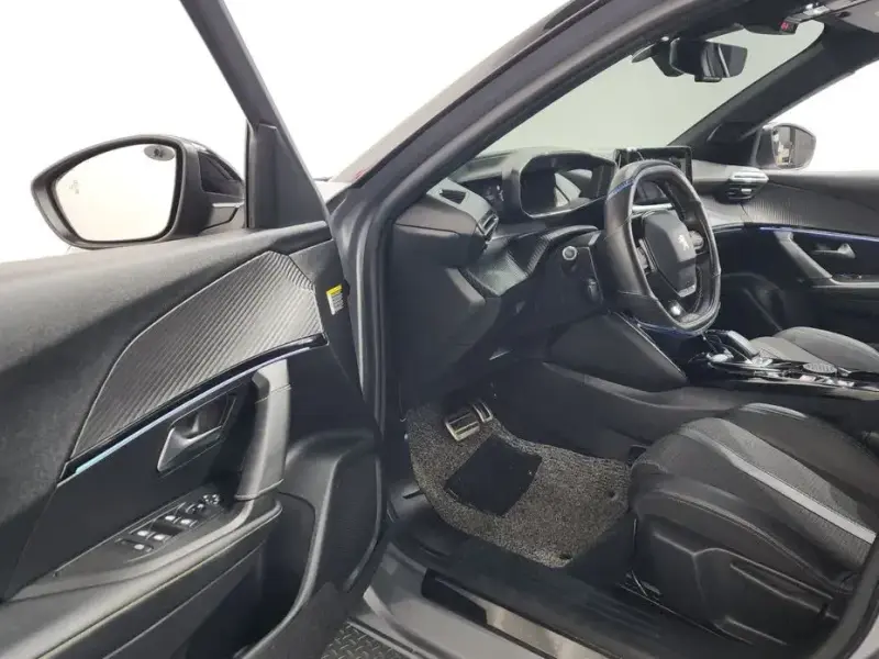 2021 Peugeot 2008 с пробегом 67 083 км