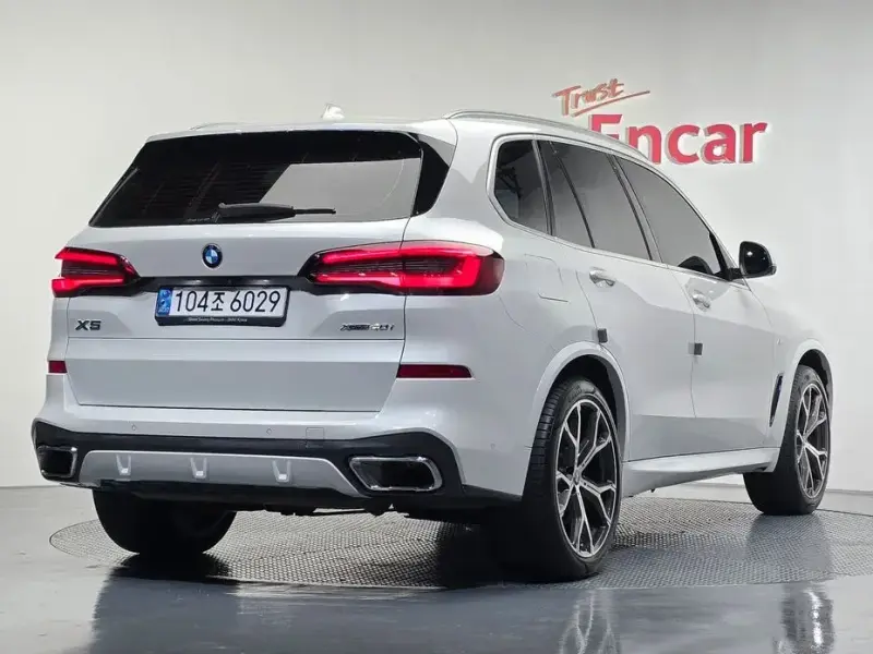 2023 BMW X5 с пробегом 52 541 км