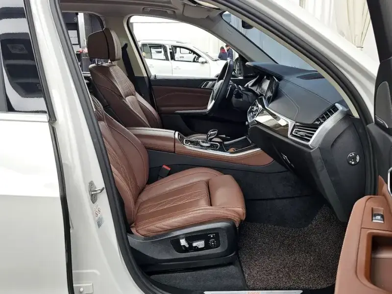 2023 BMW X5 с пробегом 29 801 км