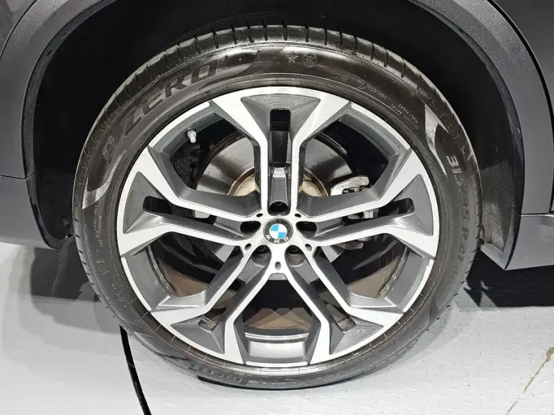 2022 BMW X5 с пробегом 40 273 км