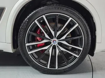 2023 BMW X5 с пробегом 102 564 км