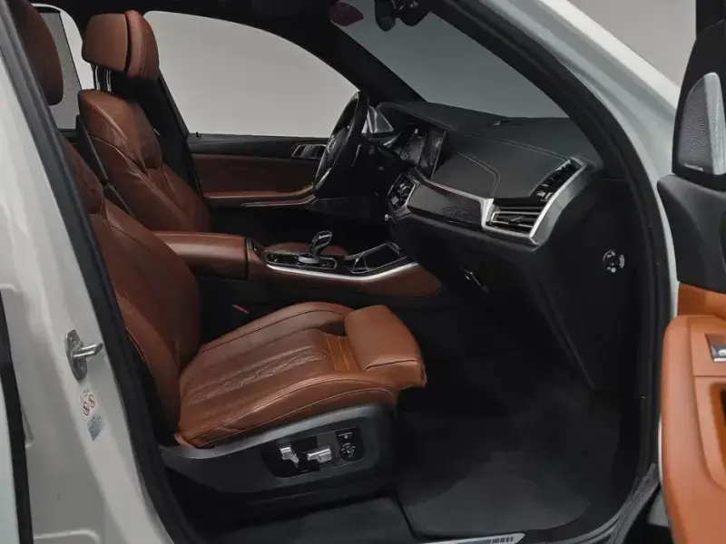2023 BMW X5 с пробегом 102 564 км