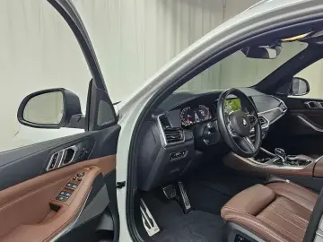 2023 BMW X5 с пробегом 27 712 км