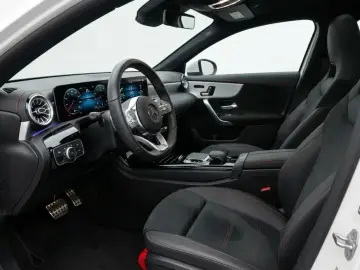 2025 Mercedes-Benz CLA с пробегом 18 666 км