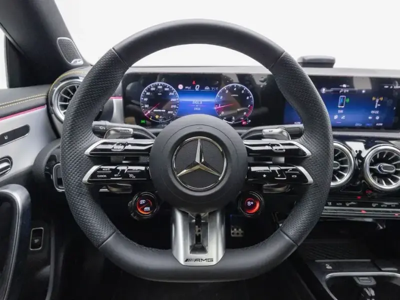 2025 Mercedes-Benz CLA с пробегом 2 930 км