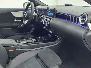2025 Mercedes-Benz CLA с пробегом 29 км