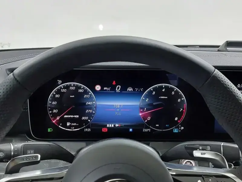2025 Mercedes-Benz AMG GT с пробегом 712 км
