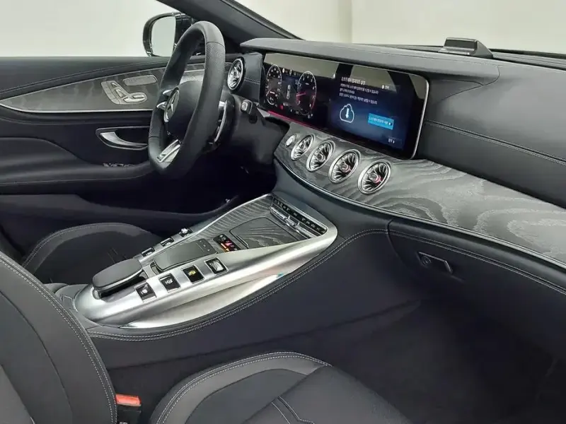 2025 Mercedes-Benz AMG GT с пробегом 712 км