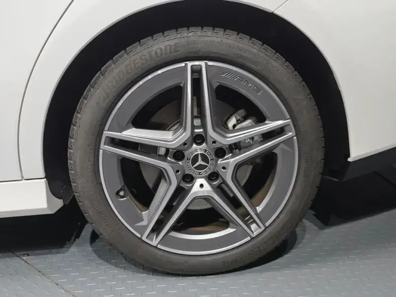 2024 Mercedes-Benz CLA с пробегом 1 483 км