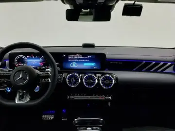 2025 Mercedes-Benz CLA с пробегом 29 км