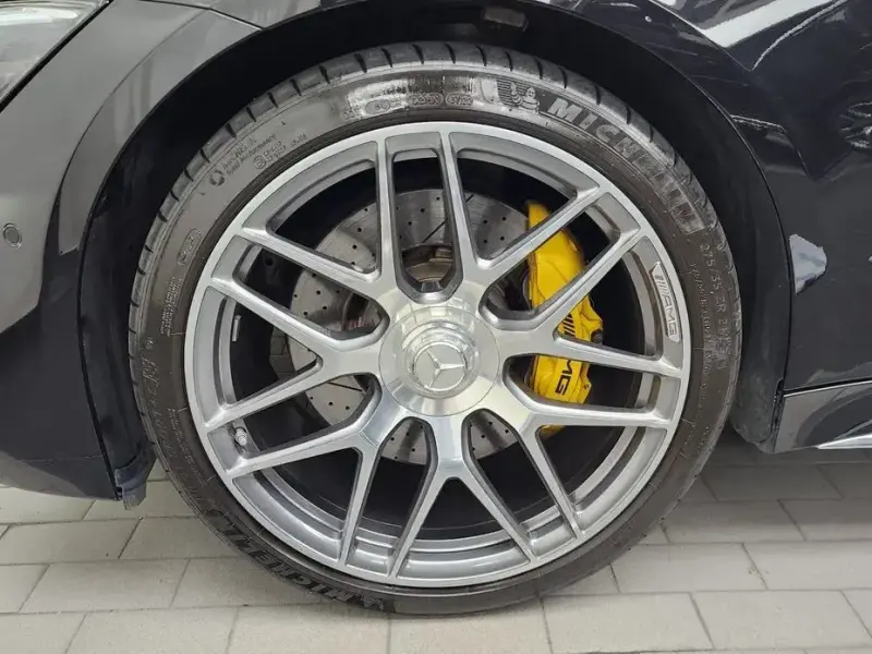 2023 Mercedes-Benz AMG GT с пробегом 27 972 км