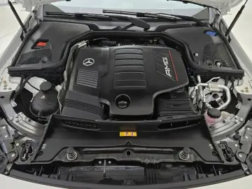 2025 Mercedes-Benz AMG GT с пробегом 33 км