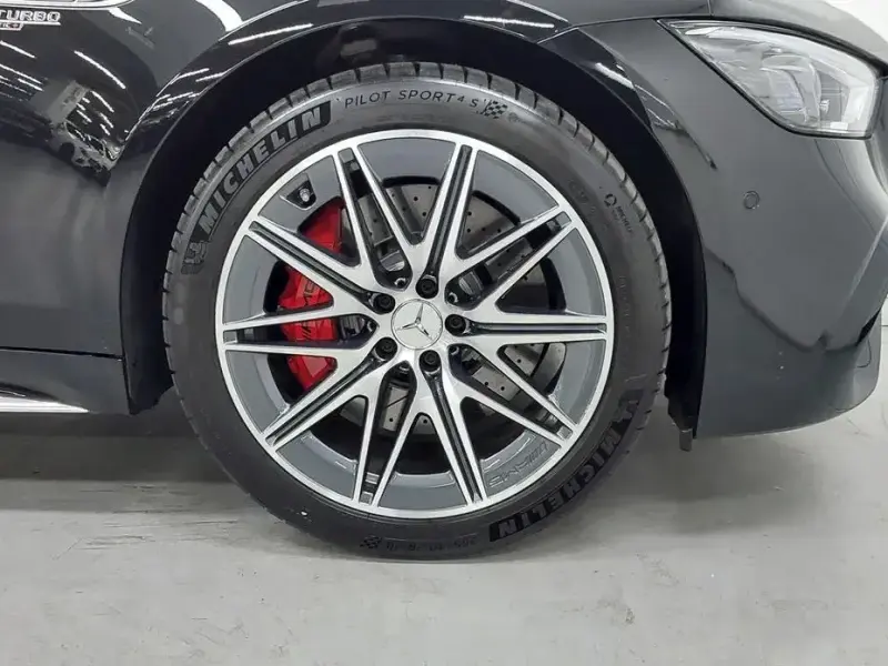 2025 Mercedes-Benz AMG GT с пробегом 712 км