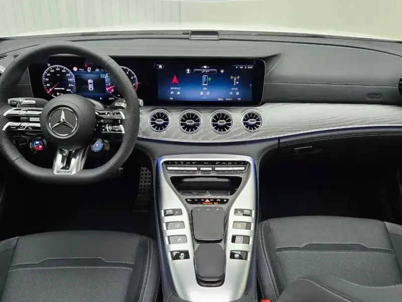 2025 Mercedes-Benz AMG GT с пробегом 33 км