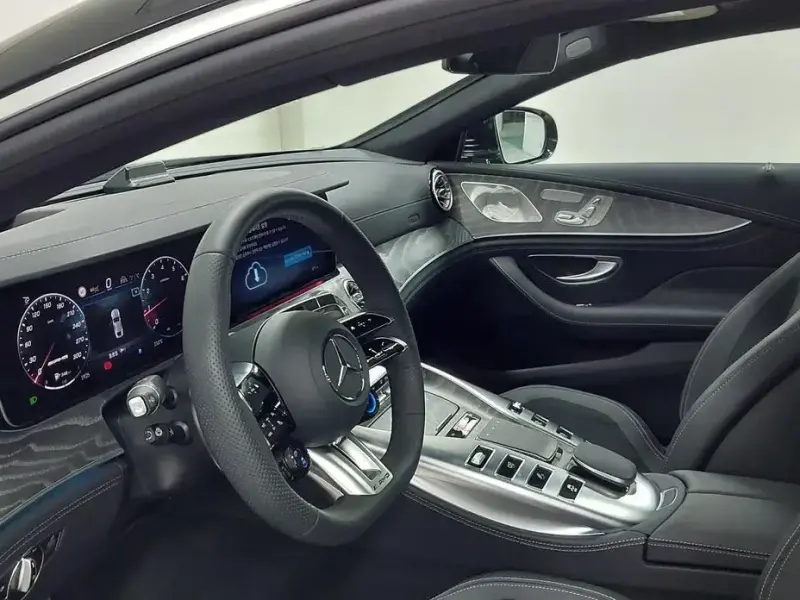 2025 Mercedes-Benz AMG GT с пробегом 712 км