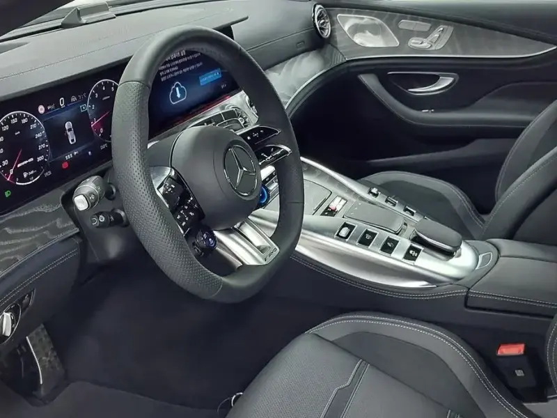 2025 Mercedes-Benz AMG GT с пробегом 712 км