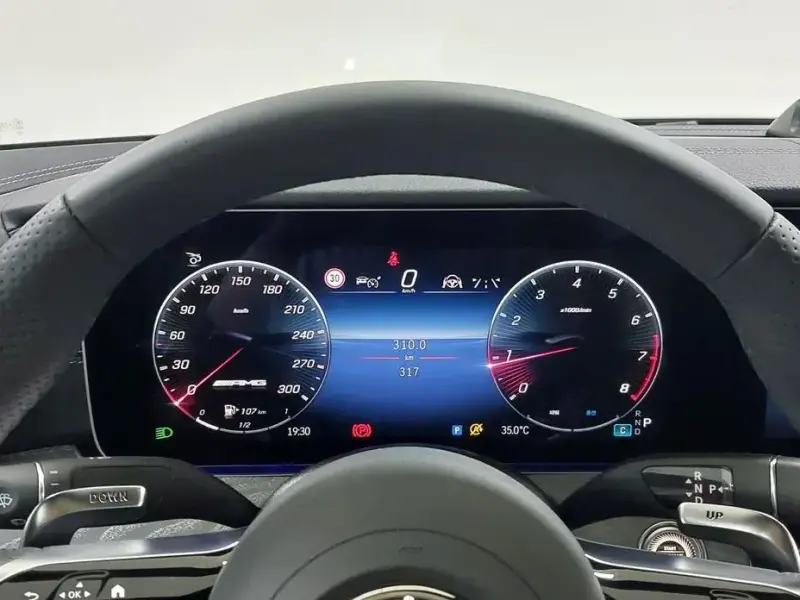 2025 Mercedes-Benz AMG GT с пробегом 318 км