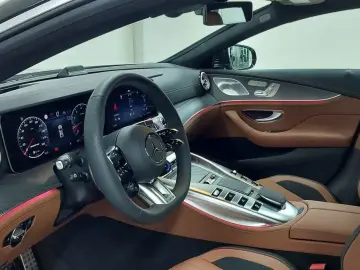 2025 Mercedes-Benz AMG GT с пробегом 50 км