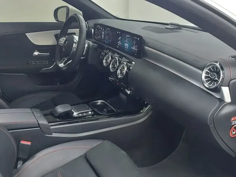 2023 Mercedes-Benz CLA с пробегом 33 737 км
