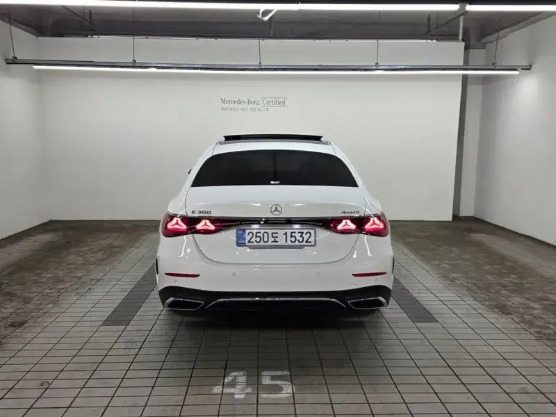 2025 Mercedes-Benz E-Класс с пробегом 21 540 км