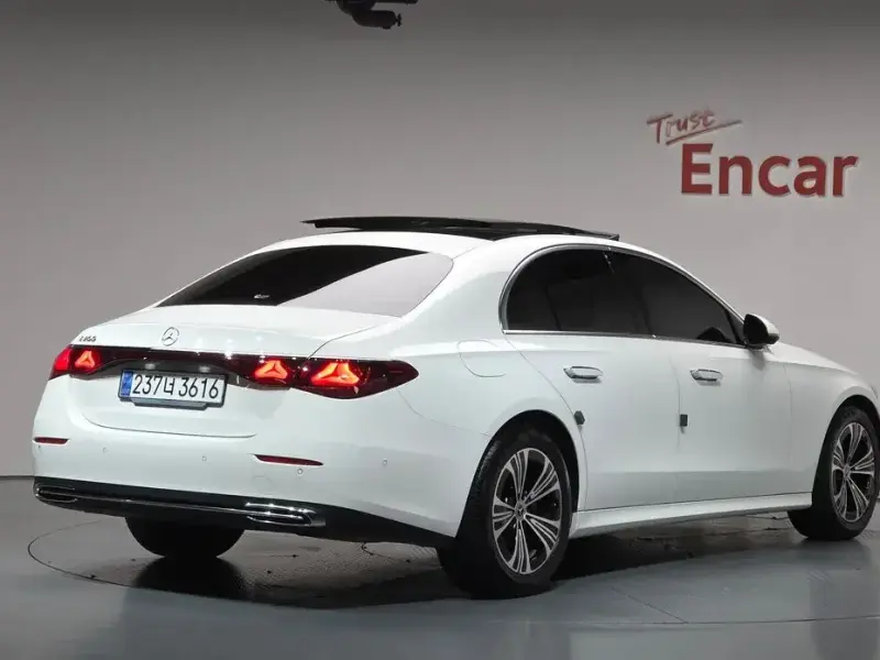2024 Mercedes-Benz E-Класс с пробегом 24 656 км
