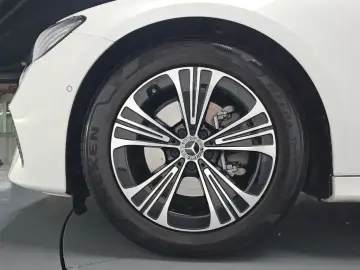 2024 Mercedes-Benz E-Класс с пробегом 24 656 км