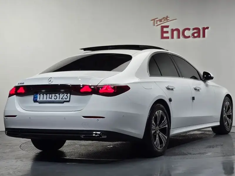 2025 Mercedes-Benz E-Класс с пробегом 13 245 км