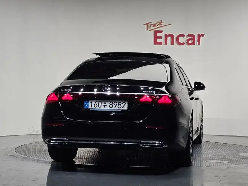 2024 Mercedes-Benz E-Класс с пробегом 4 930 км
