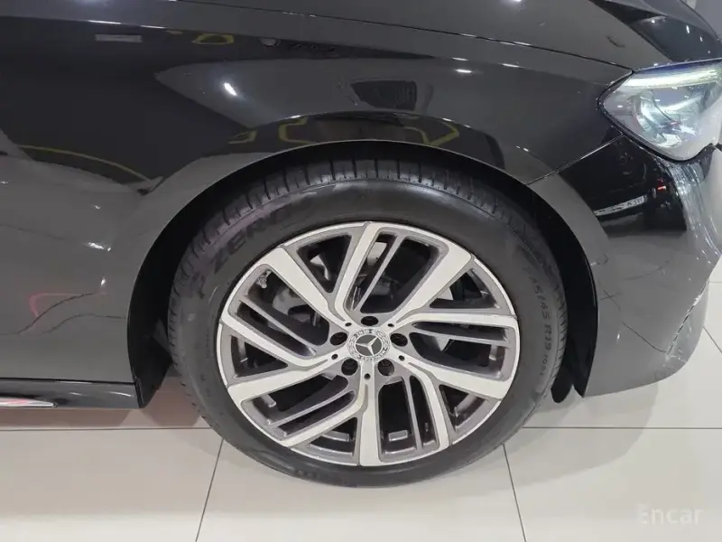 2025 Mercedes-Benz E-Класс с пробегом 18 588 км