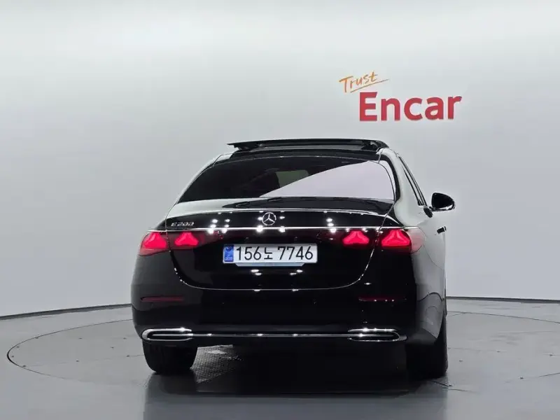 2025 Mercedes-Benz E-Класс с пробегом 13 975 км