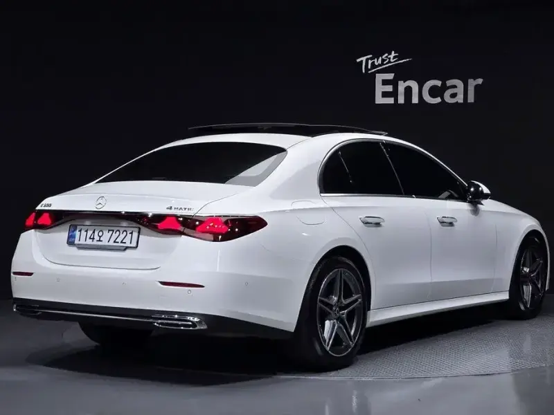 2024 Mercedes-Benz E-Класс с пробегом 12 279 км