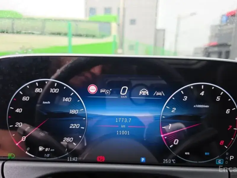 2025 Mercedes-Benz E-Класс с пробегом 11 070 км