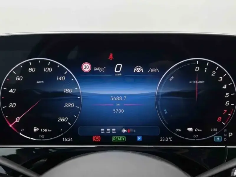 2025 Mercedes-Benz E-Класс с пробегом 5 699 км