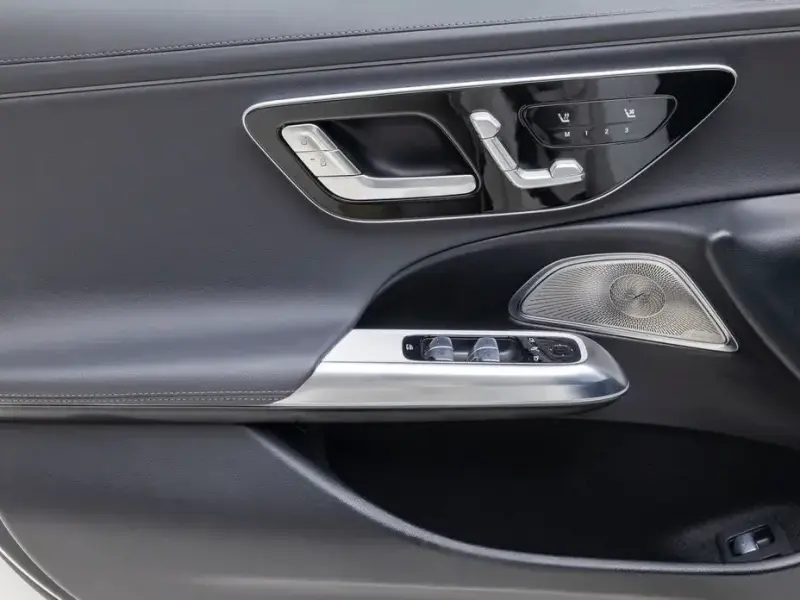 2025 Mercedes-Benz E-Класс с пробегом 10 452 км