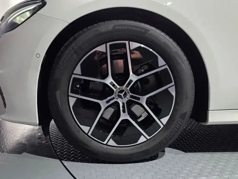 2025 Mercedes-Benz E-Класс с пробегом 18 350 км